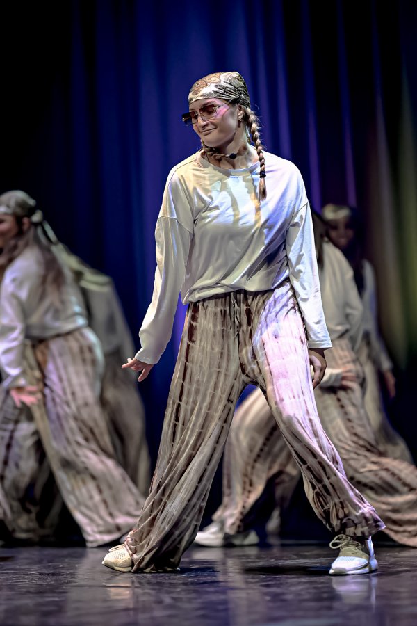 Fun & Dance Teens & Adults Show